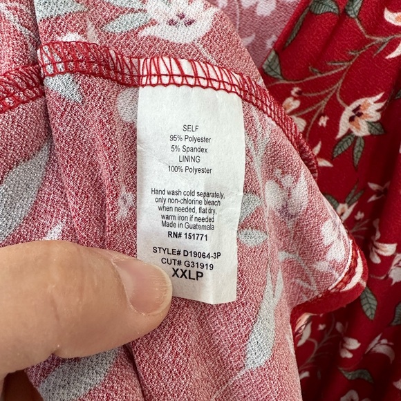 Red floral maxi dress, no wrinkle fabric, stretchy, long sleeve. Sz XXLP - Picture 4 of 5